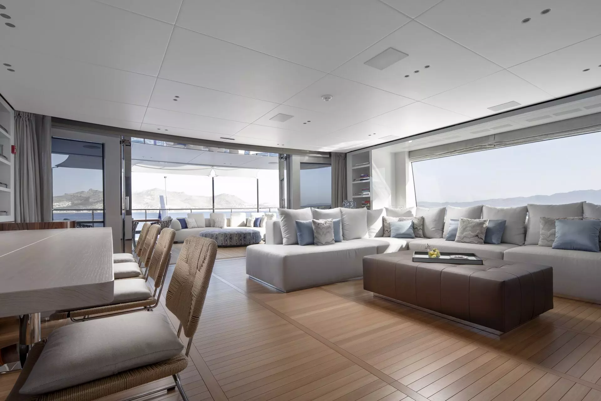 18 LEXSEA_30. Upper deck.jpg