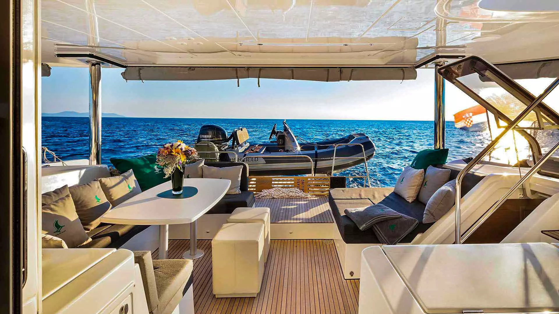 13-Lagoon-52-F-aft-view-2-2.jpg