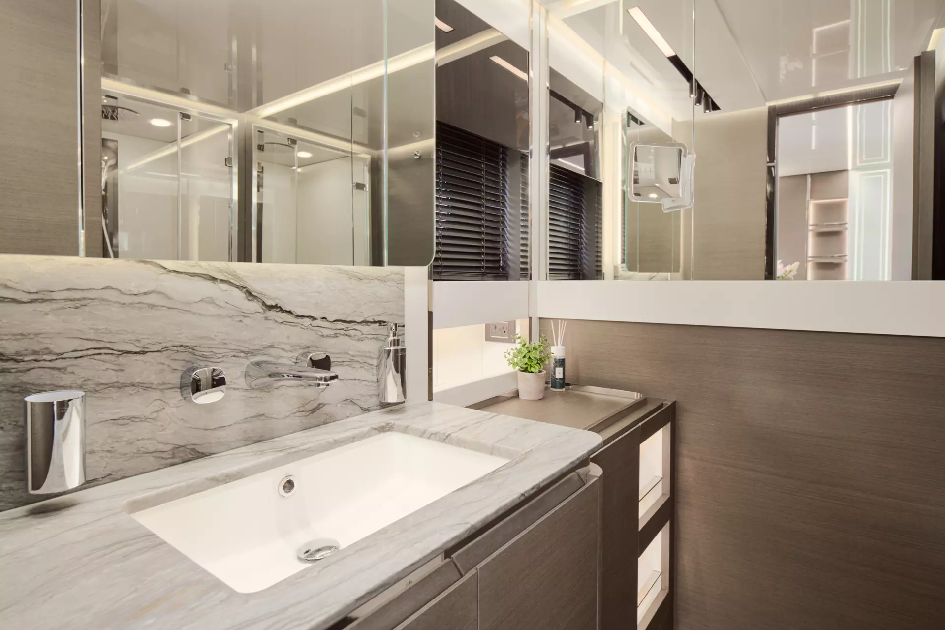 26-Myne-master-bedroom-bathroom-interior_.jpg