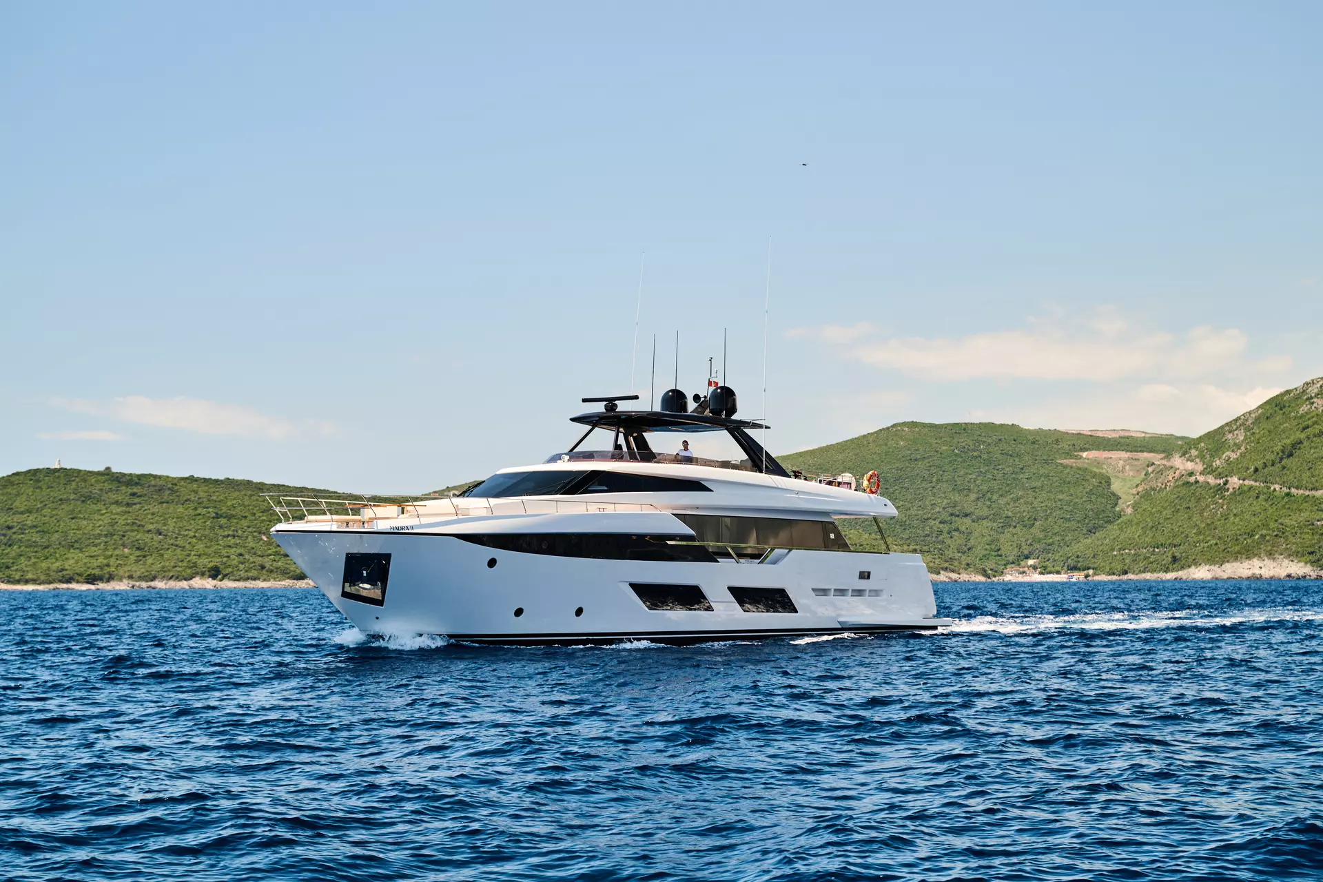 05-Madra-II-portside-cruising_.jpg