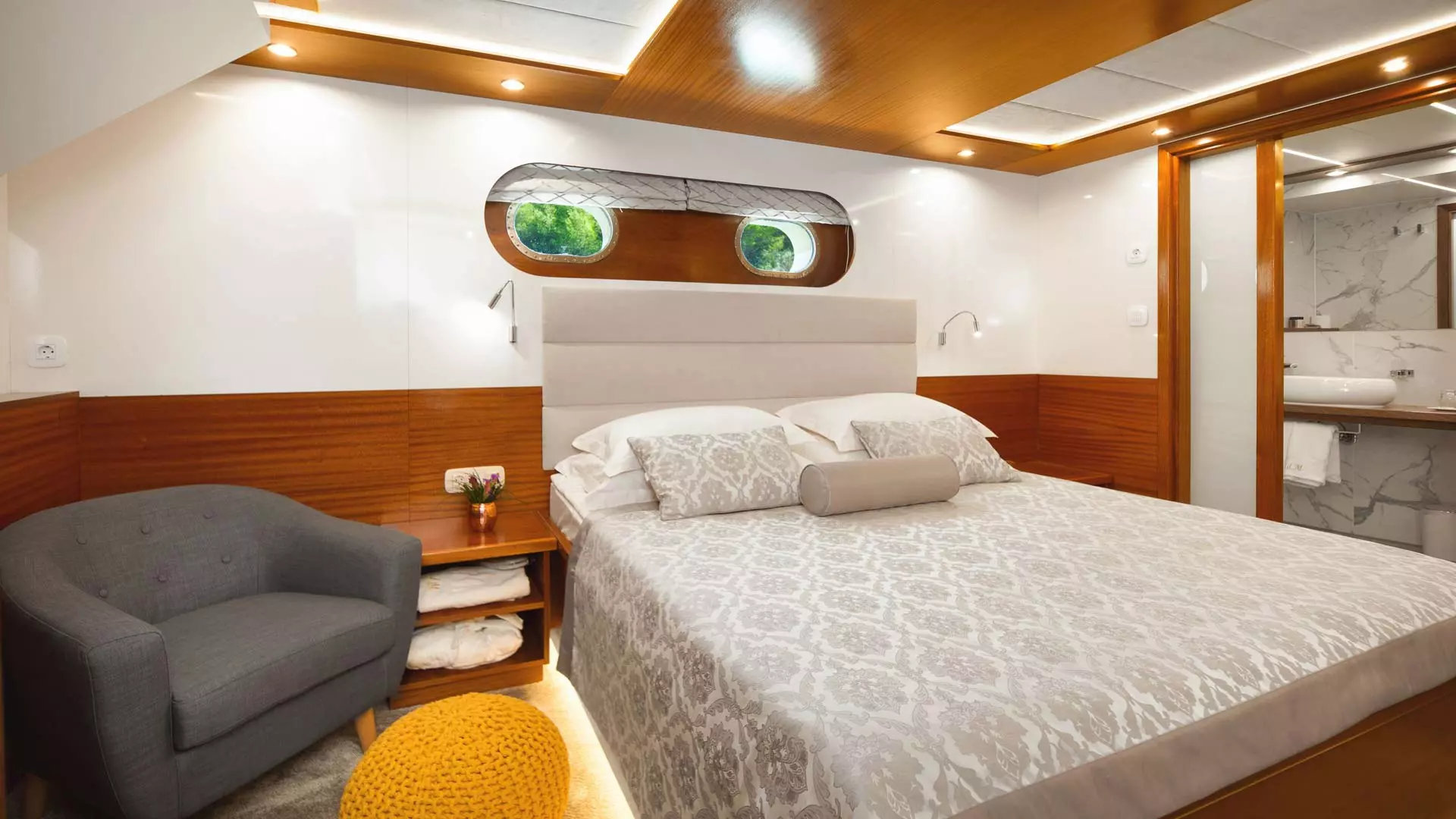 Front right stateroom