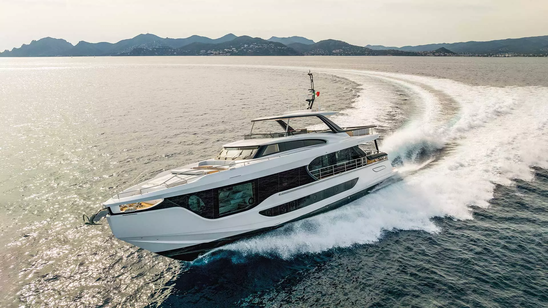 Azimut Grande 26 Metri Review: An Extraordinary Masterpiece