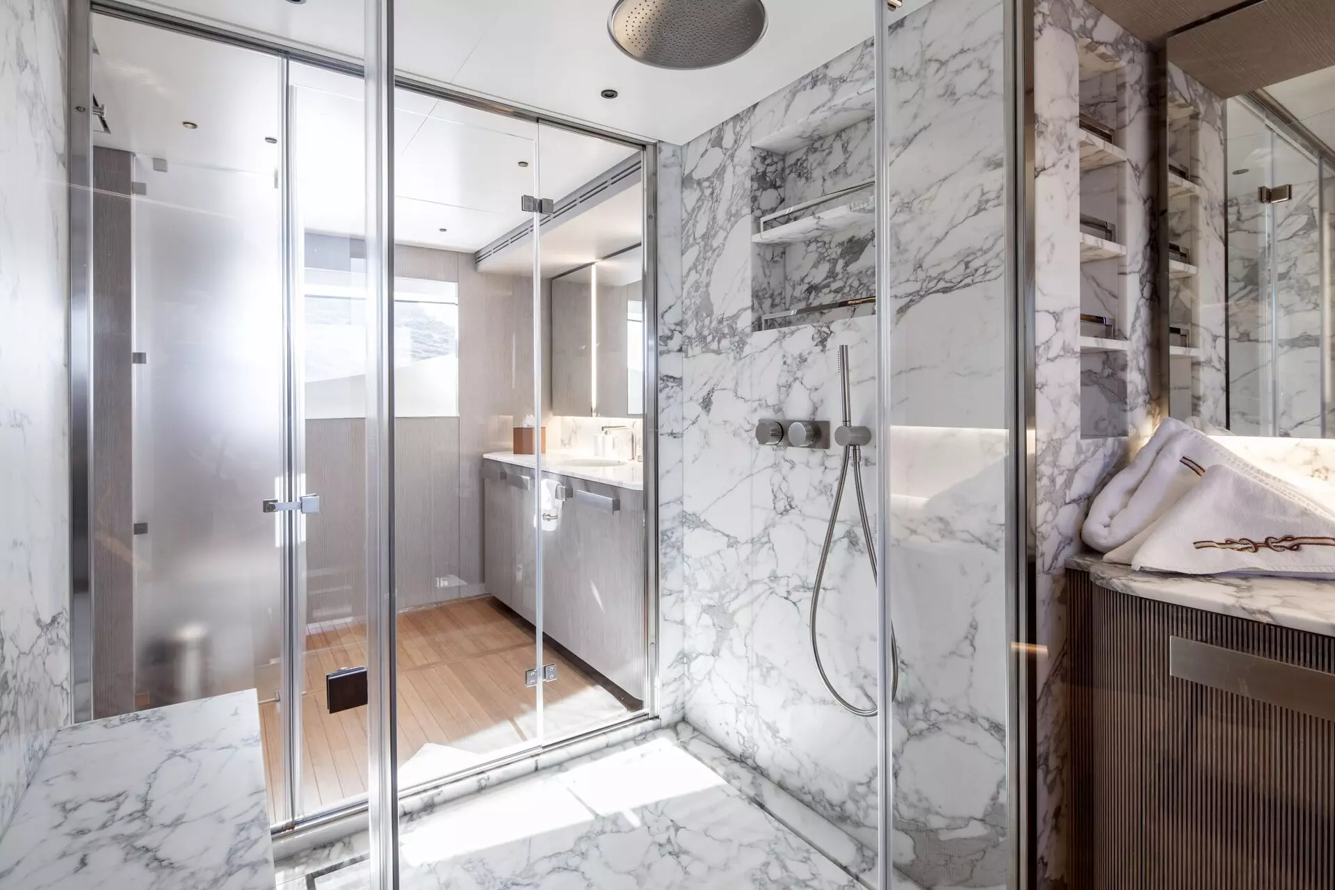 17 LEXSEA_27.Master Ensuite.jpg