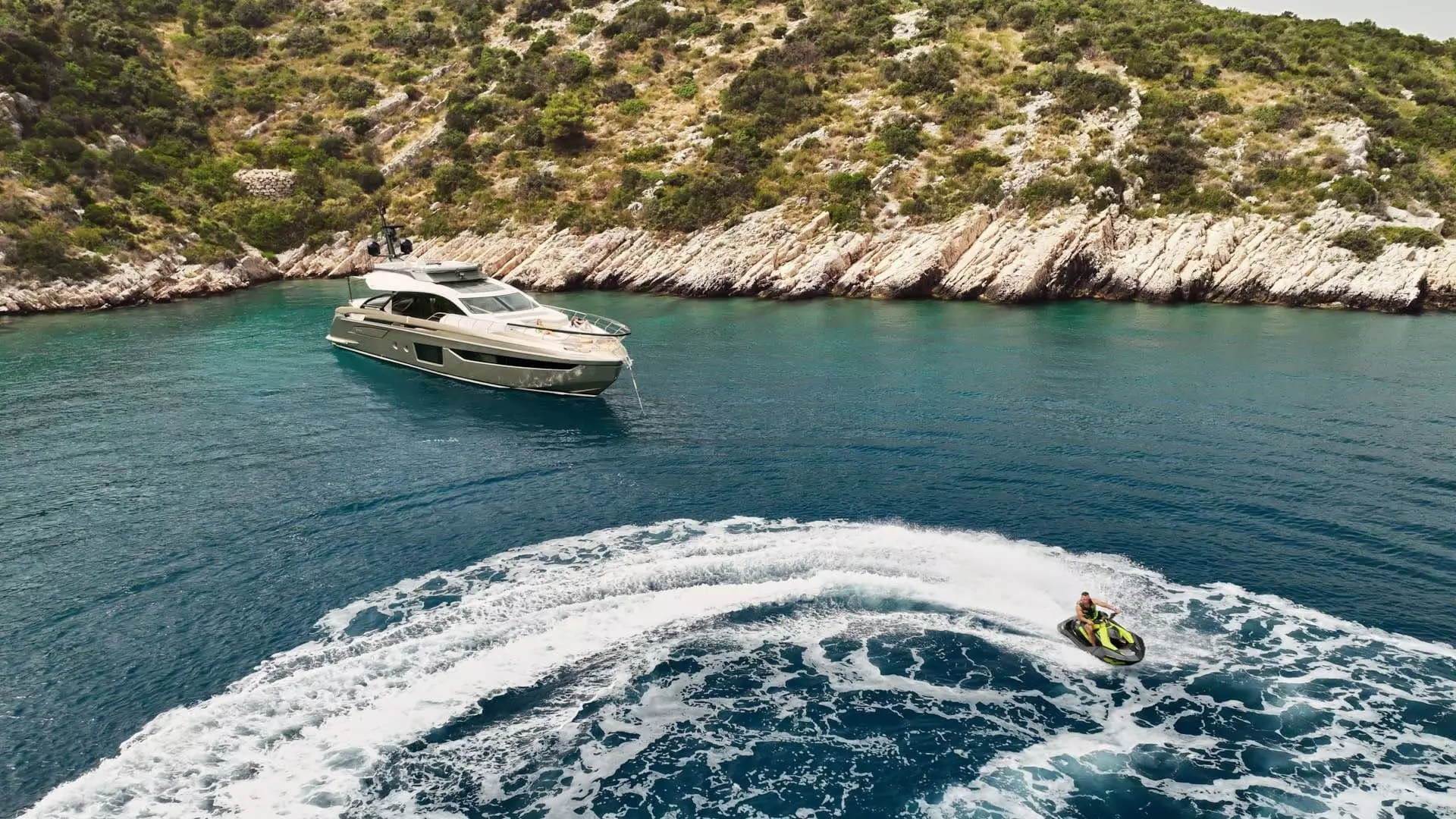 Luxury charter yacht Azimut S8 in Dalmatia