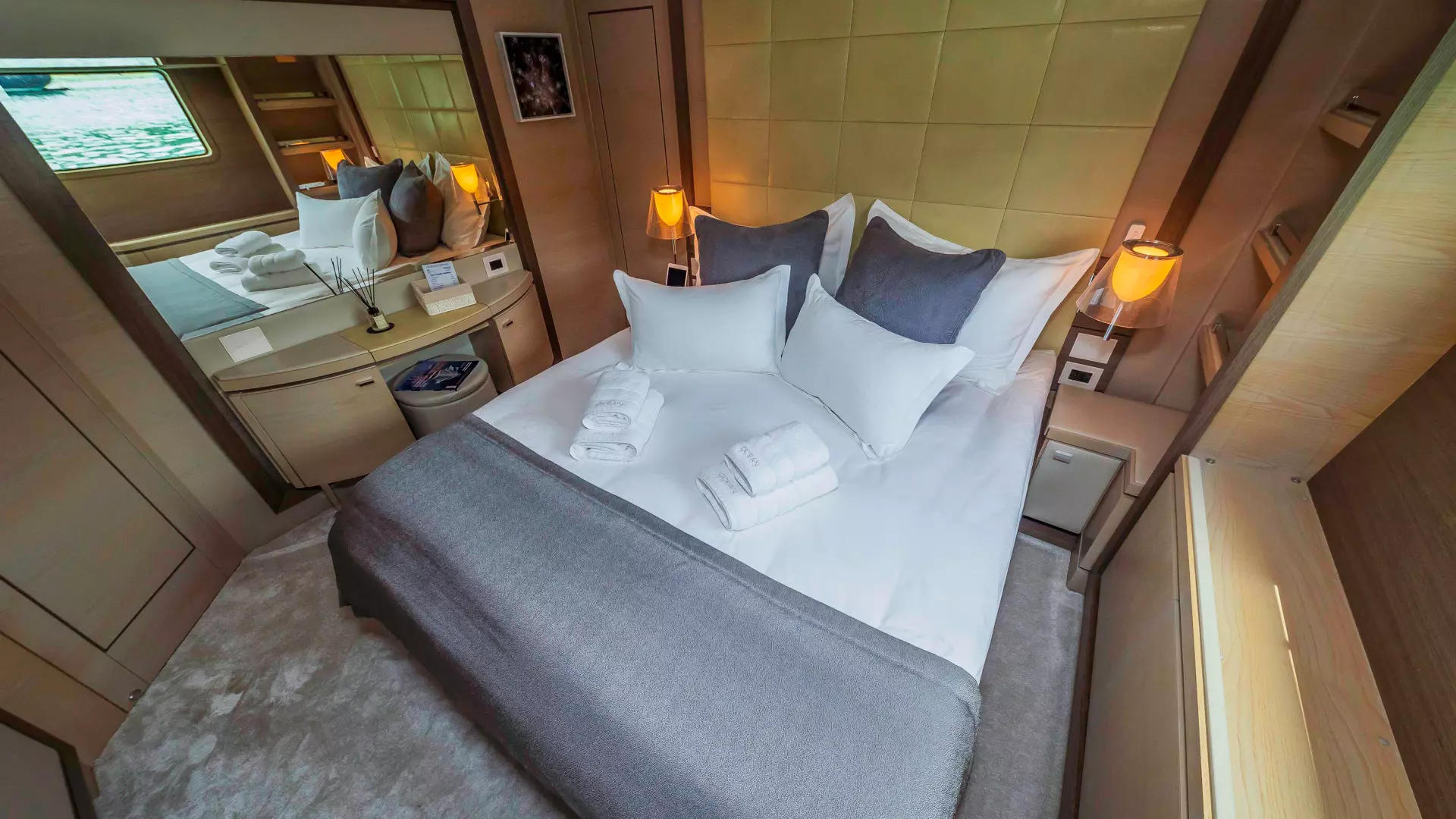 27-Ocean-Drive-VIP-Cabin.jpg _ _.JPG