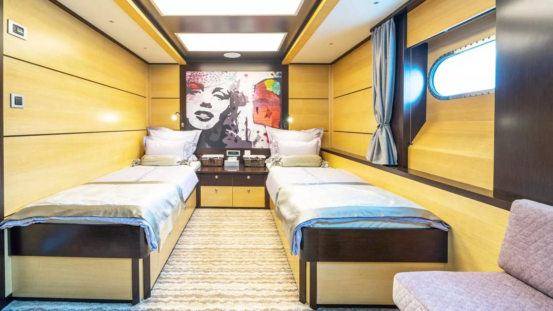 Master twin cabin