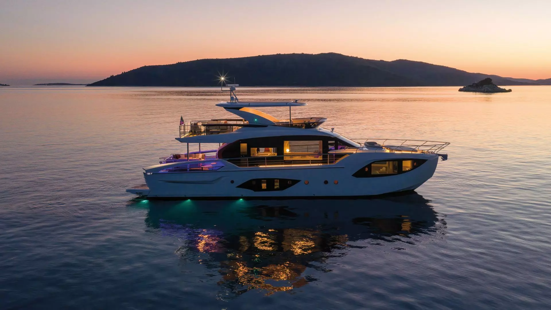Absolute 70 Fly side view sunset