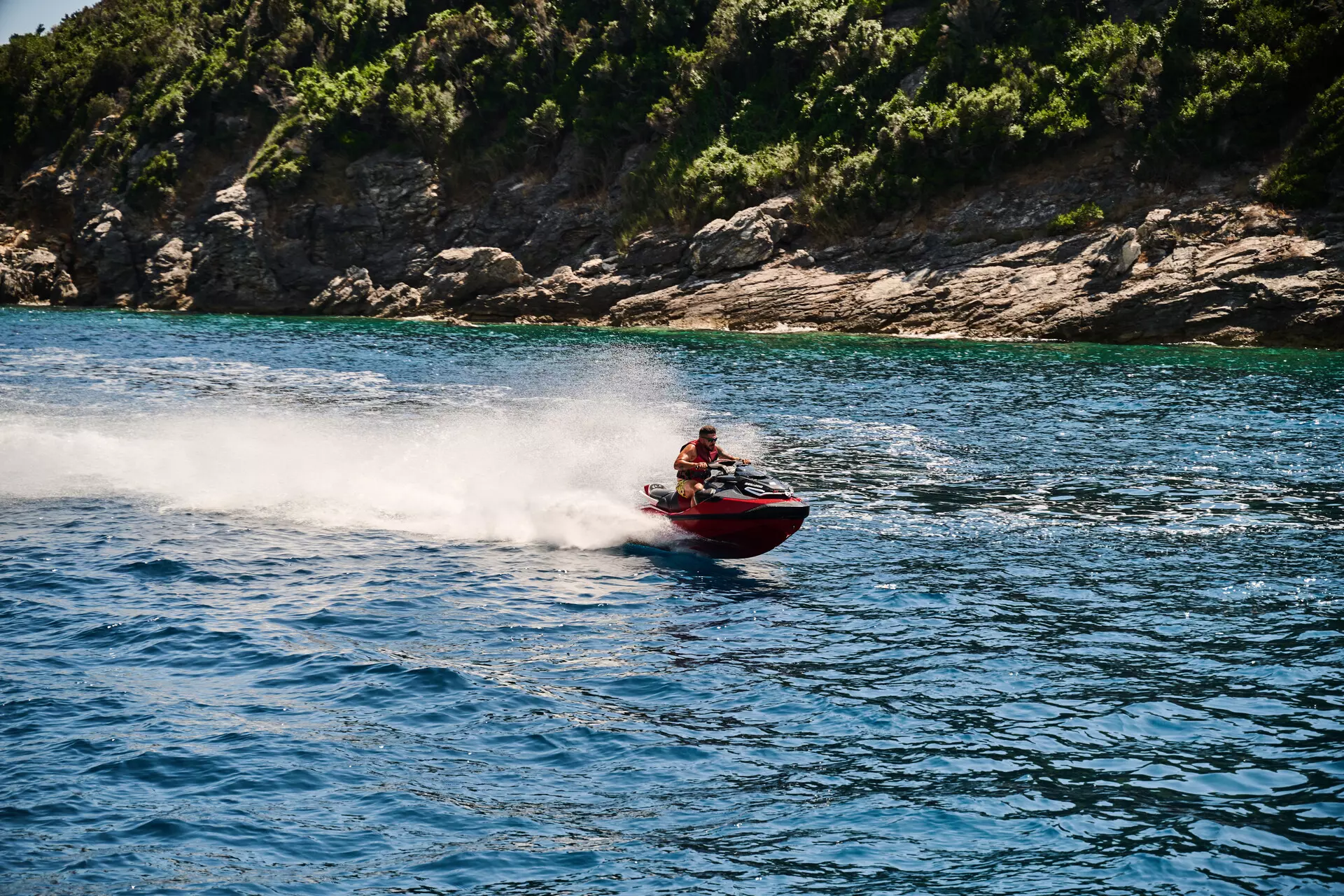17-Madra-II-jet-ski-running_.jpg