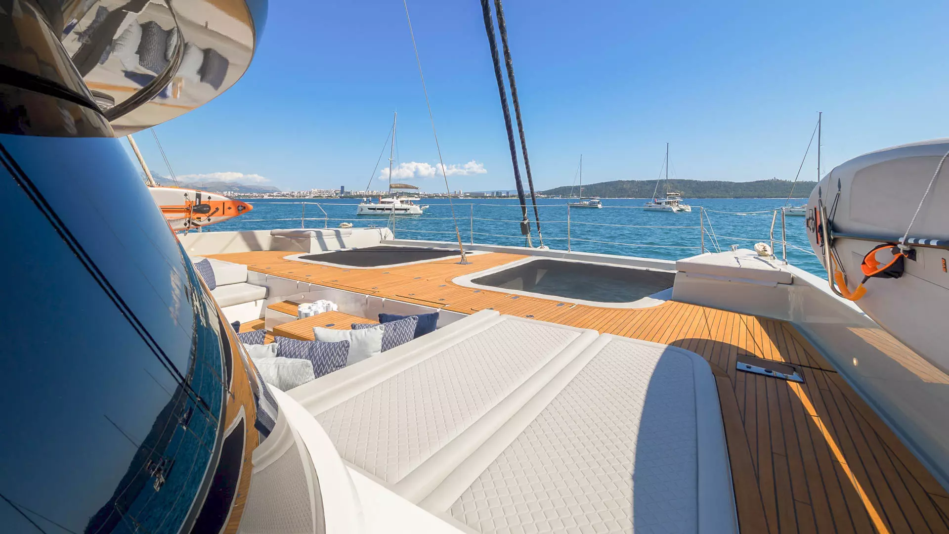 Sunreef 70 Eco Sunreef 70 Eco foredeck side view.jpg