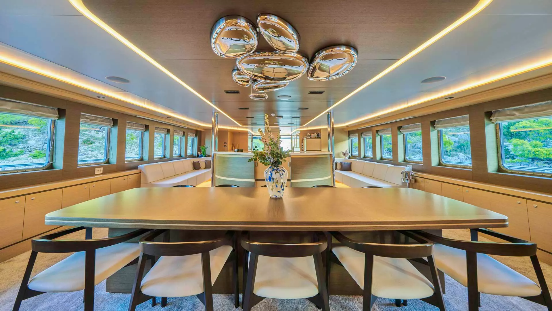 15-Omnia-salon-dining-table _ _.JPG
