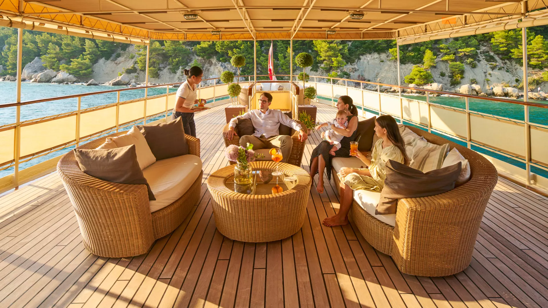 10-Seagull-II-lounge-area-top-deck_ _.JPG