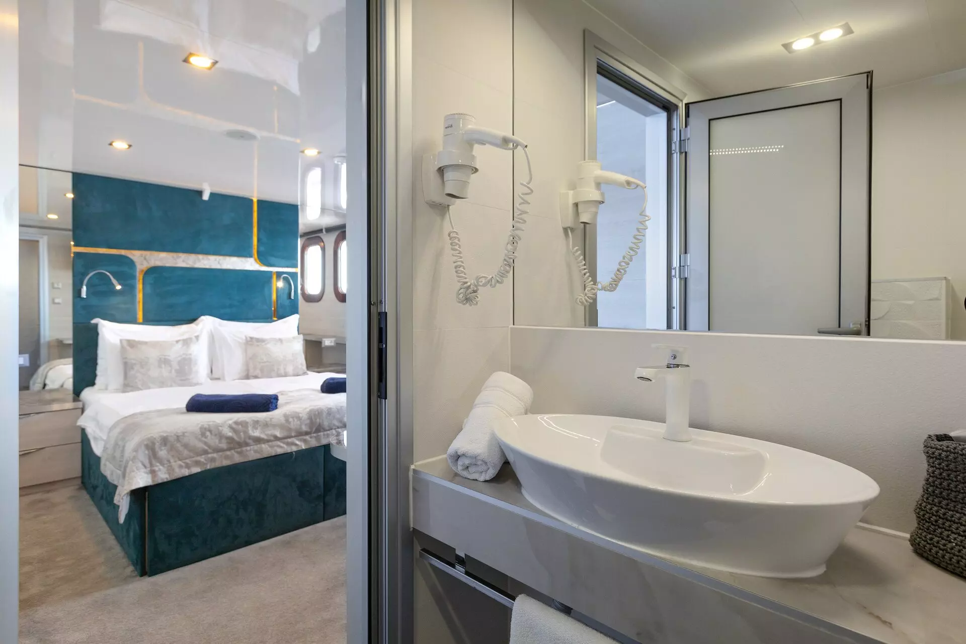 50. YOLO Double stateroom en suite - Main deck.jpg