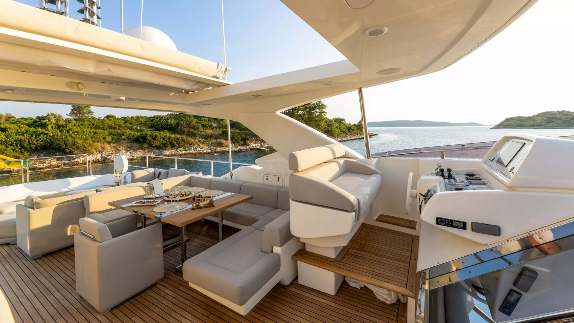 23-Morning-Star-flybridge_.jpg