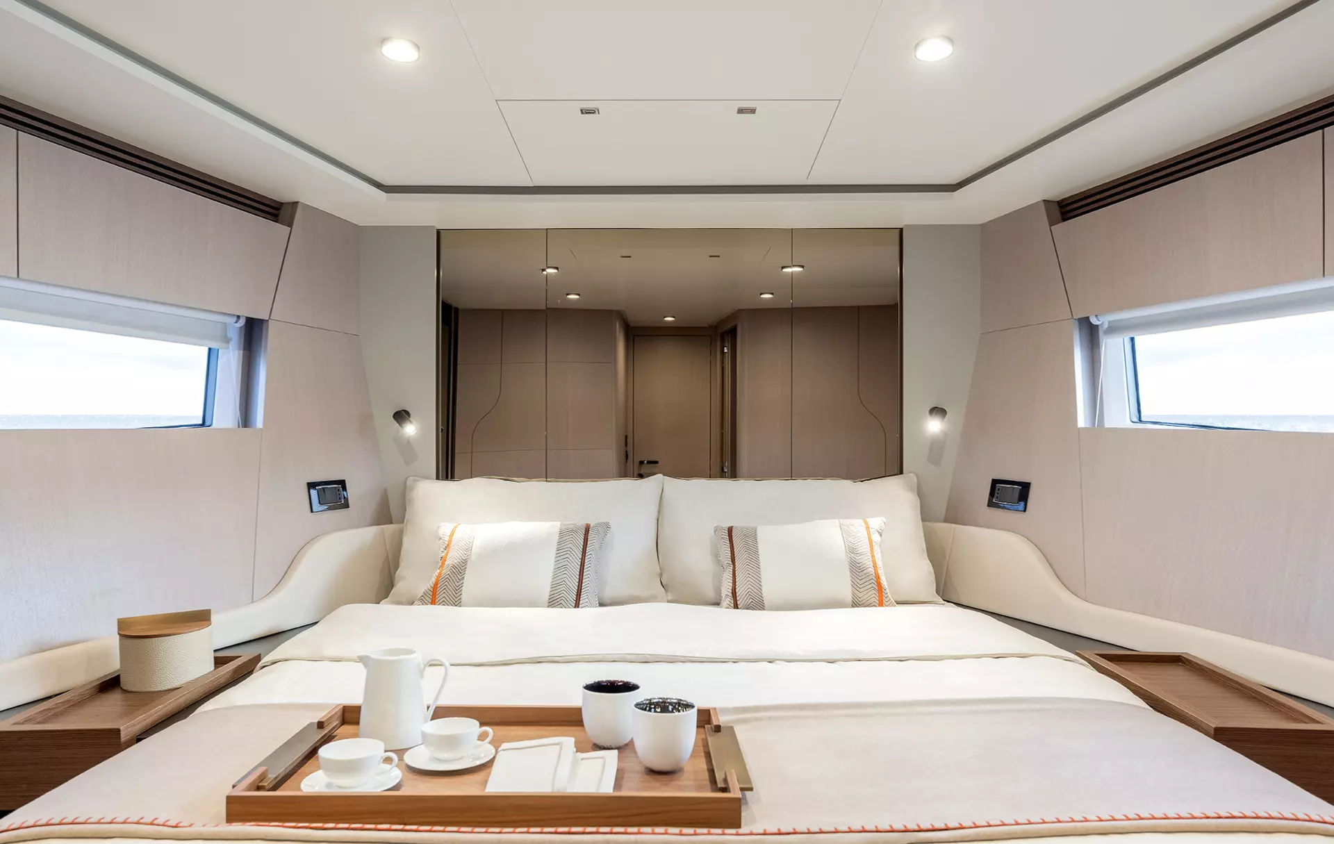 28-FELICITA-VIP-Cabin_.jpg