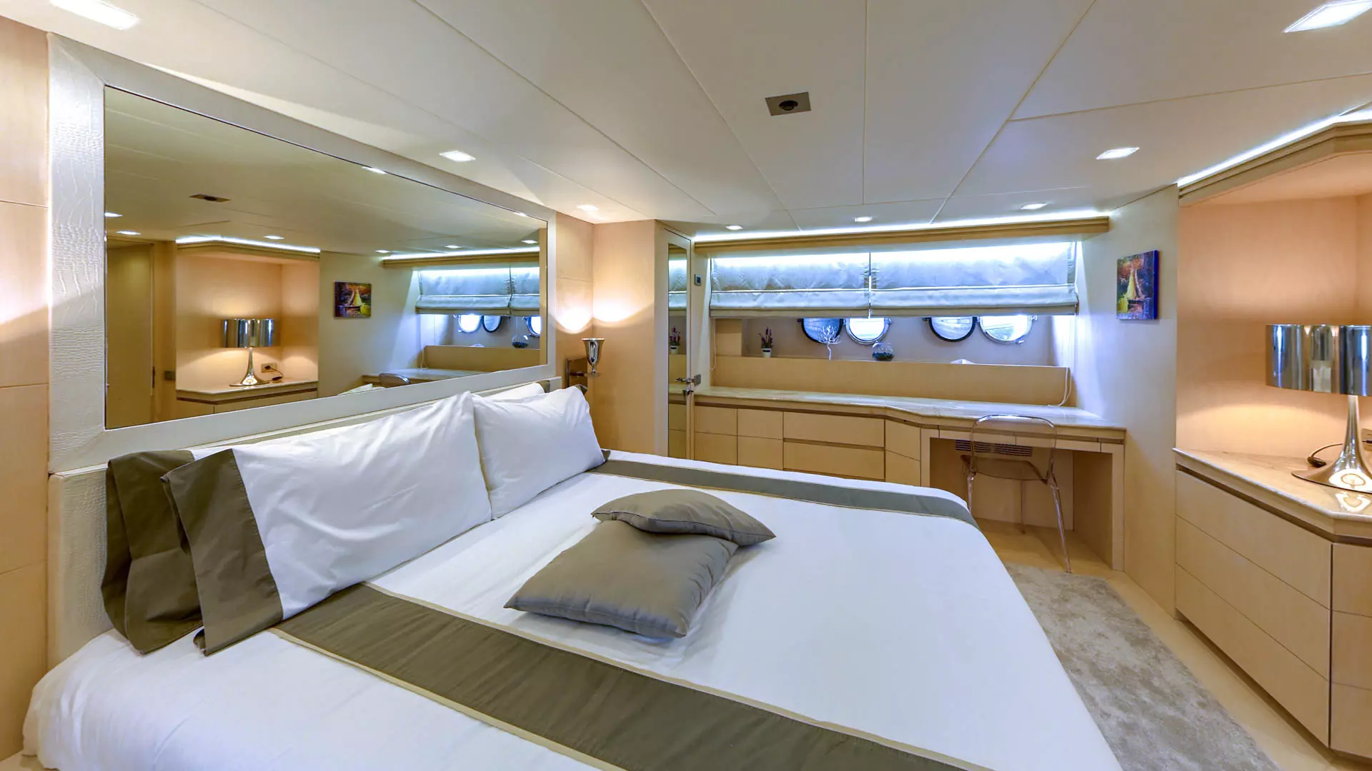 Master cabin of yacht