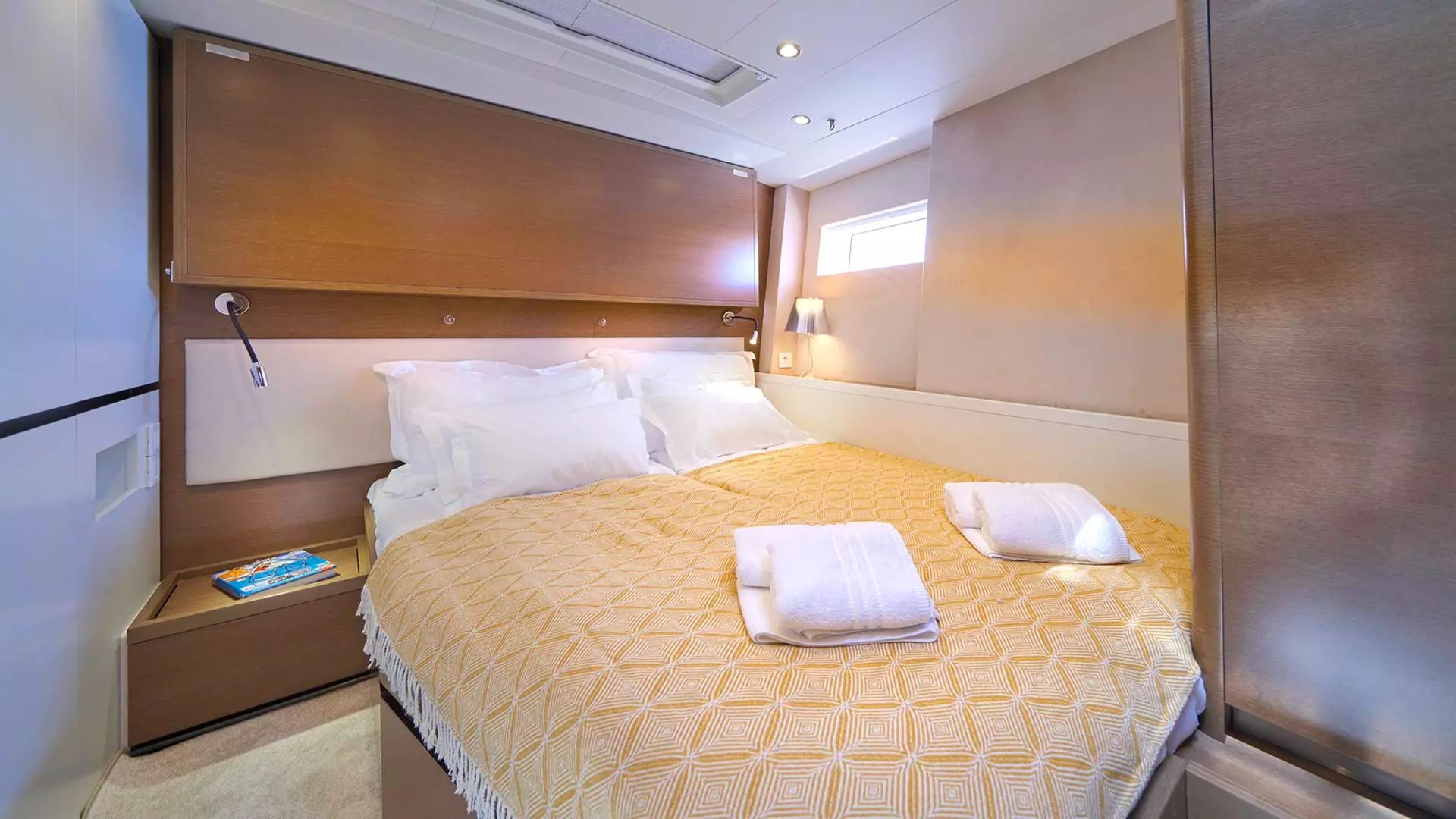 14-CNB-76-Aenea-Double-cabin.jpg