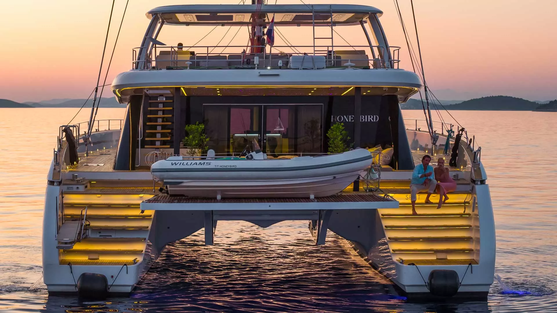 04-Honeybird-stern_.jpg