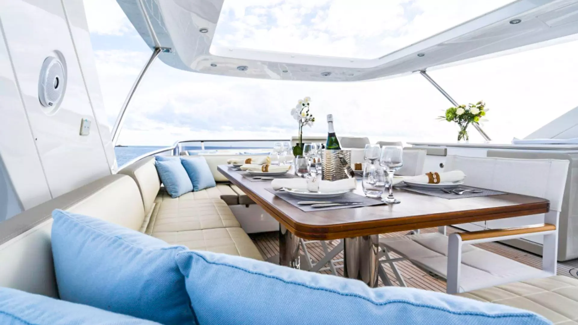 11-Azimut-72-Fly-Mineira-Flybridge-3 _ _.JPG