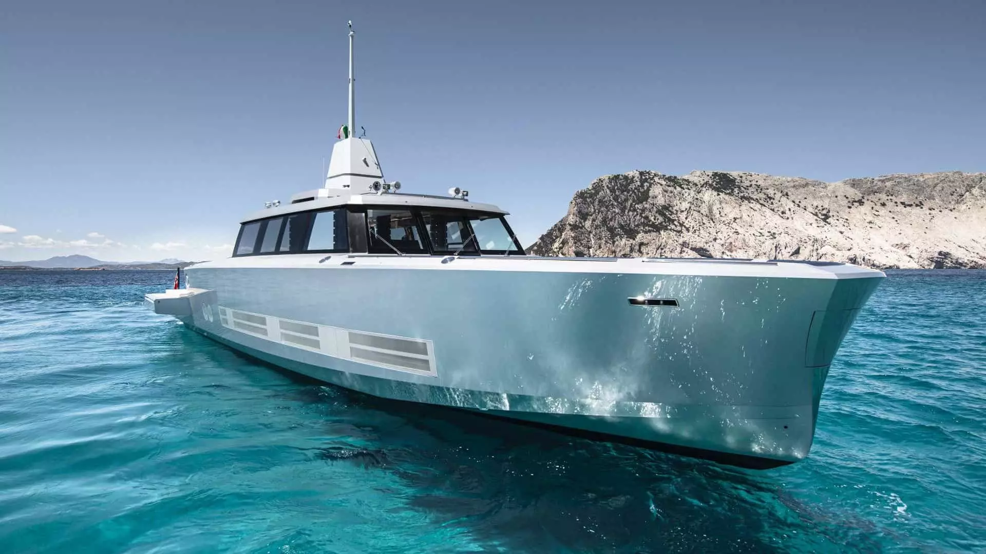 Alia Atlantico: A Chase Boat That Feels Like a Superyacht