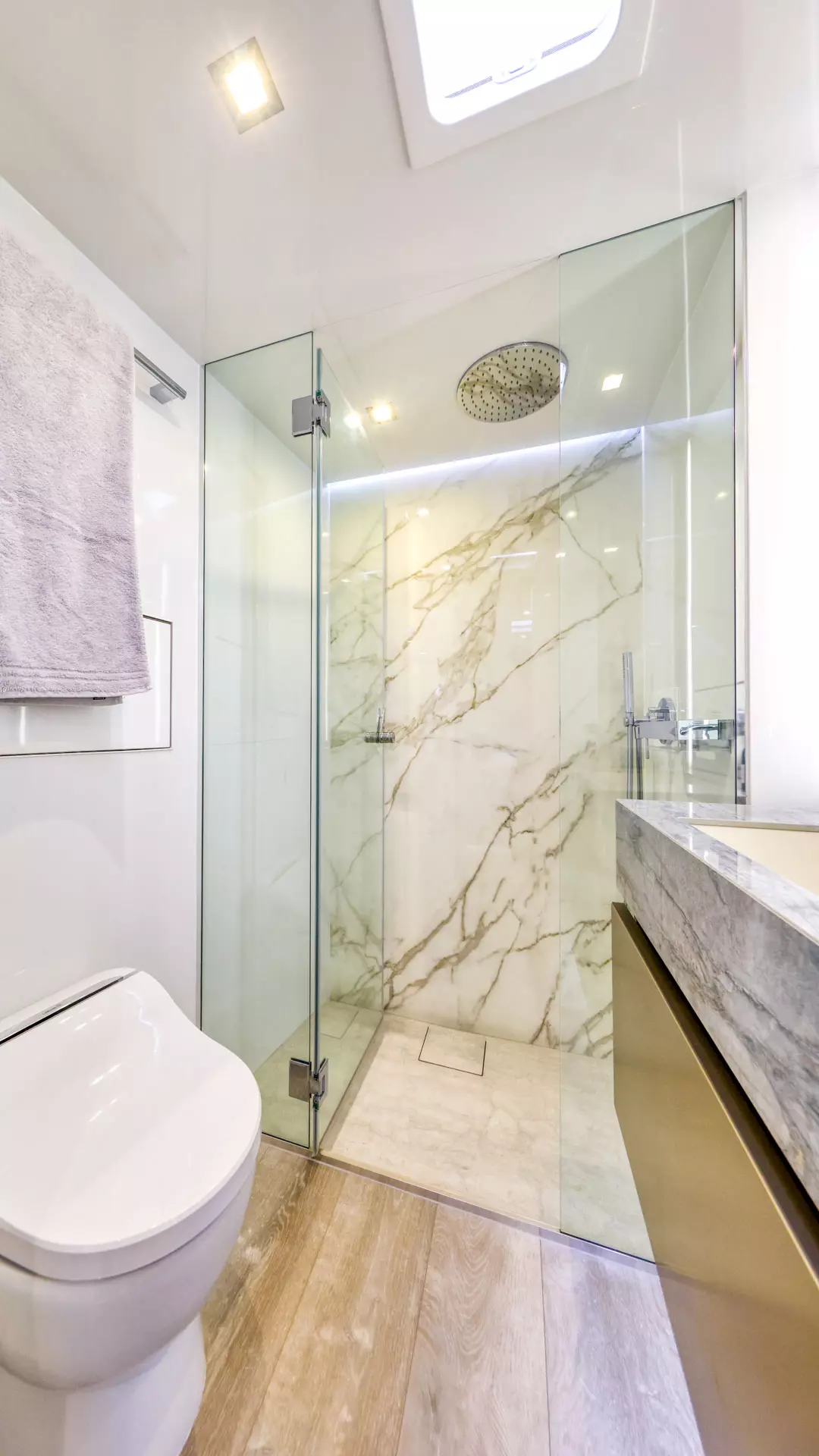 28-Honeybird-Double-cabin-en-suite_.jpg