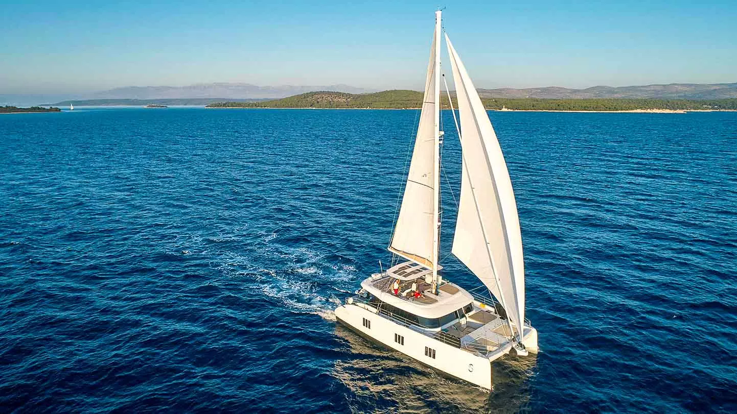 Sunreef 60 sailing