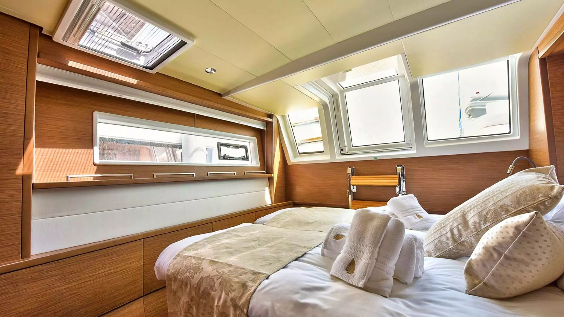 Lagoon-620-cabin-view.jpg