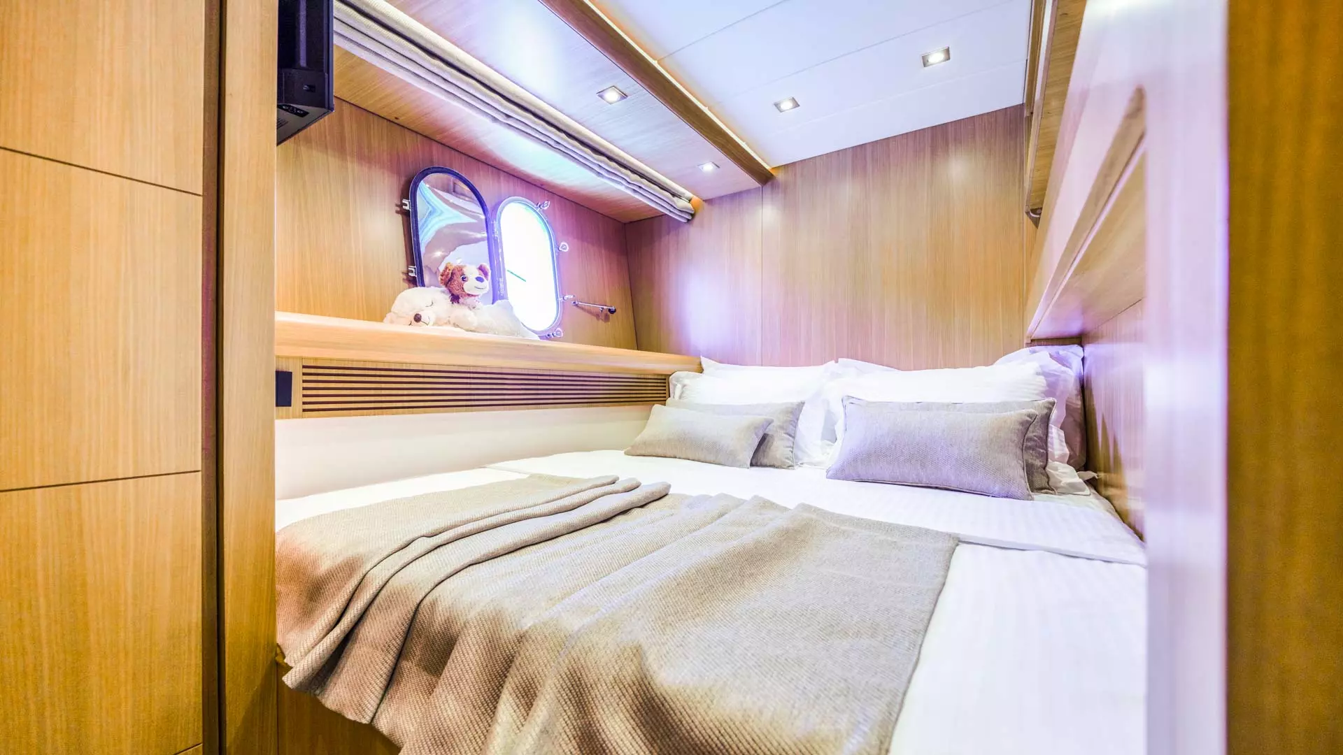 32-Cynthia-Double-cabin_.jpg