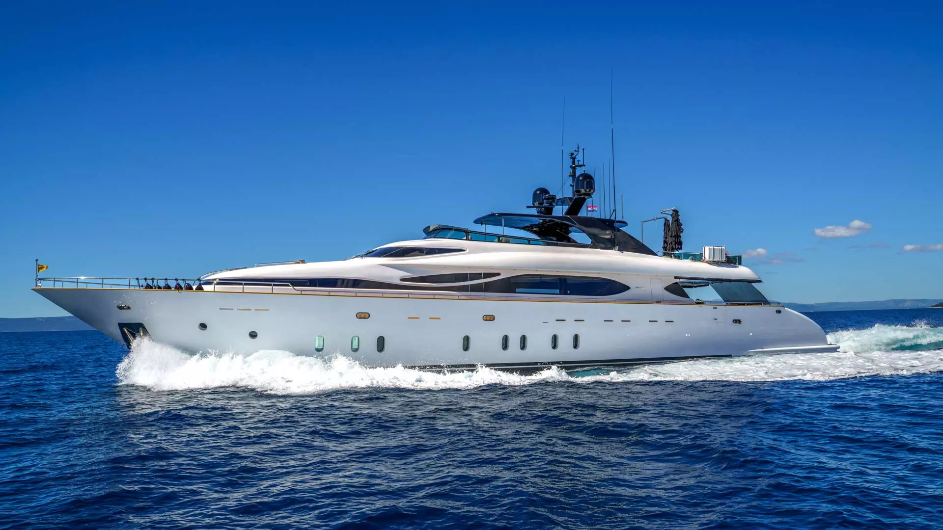 04-Cynthia-portside_.jpg