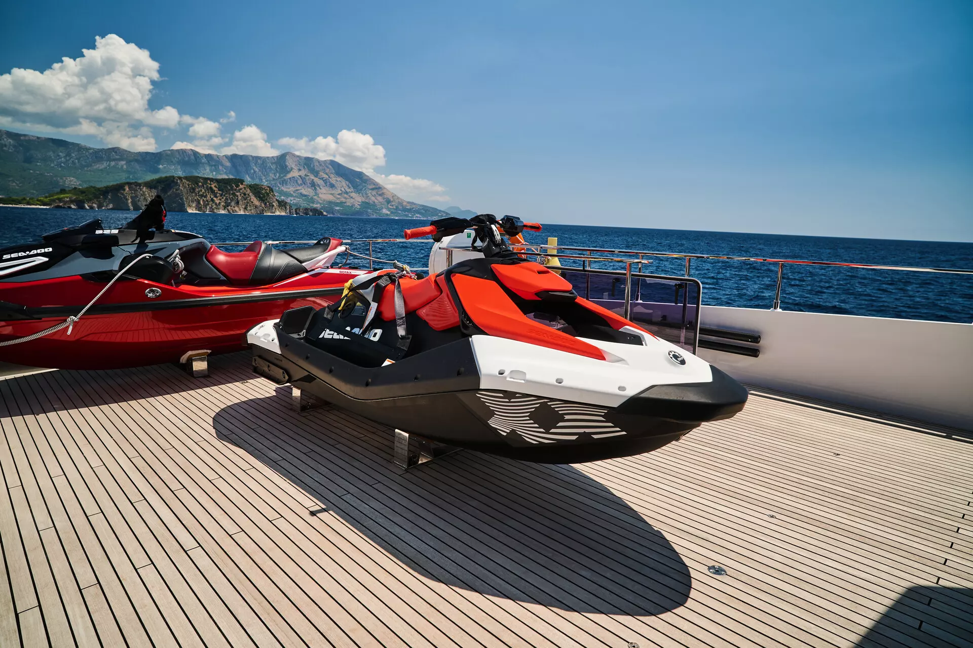 14-Madra-II-jet-skis_.jpg