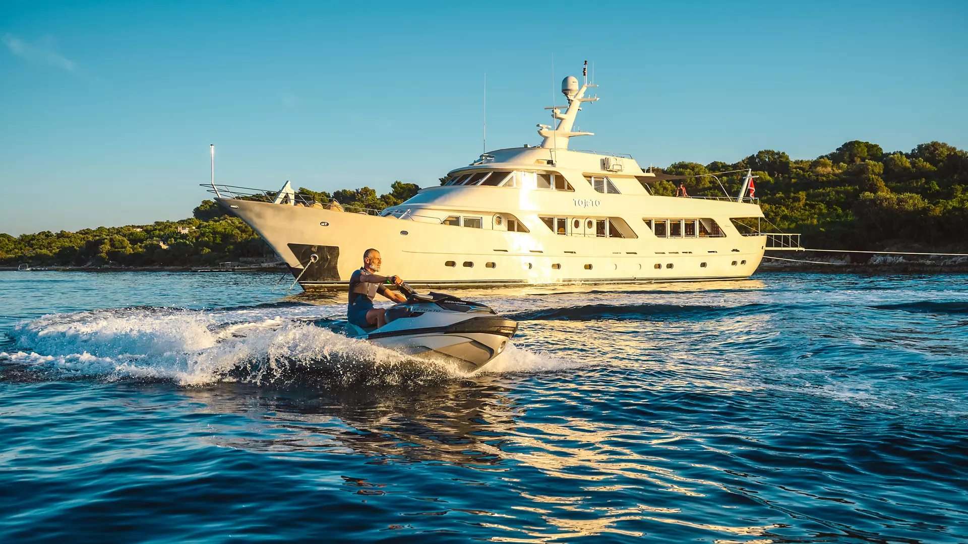 03-To-Je-To-jet-ski_.jpg