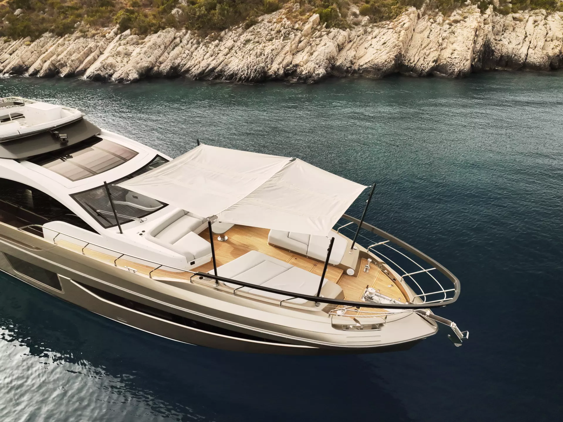 09-Myne-awning-starboard_.jpg