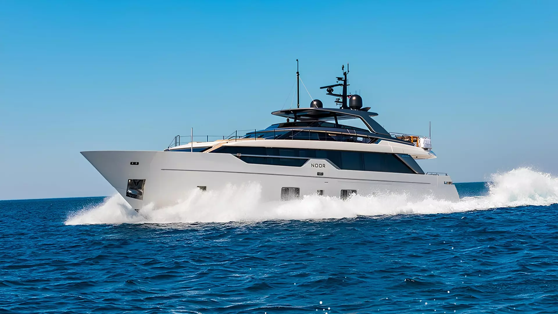 Superyacht Sanlorenzo SL102 Asymmetric Noor II side view cruising