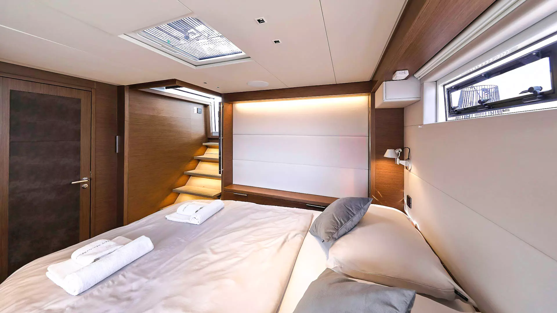 25-Lagoon-Sixty-7-VIP-cabin-view _ _.JPG