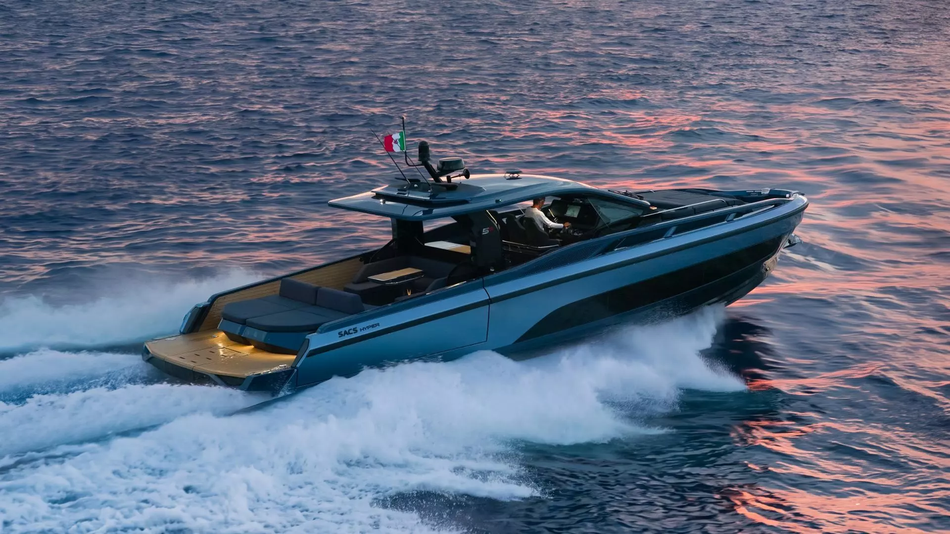 SACS Hyper 5S luxury yacht cruising at speed
