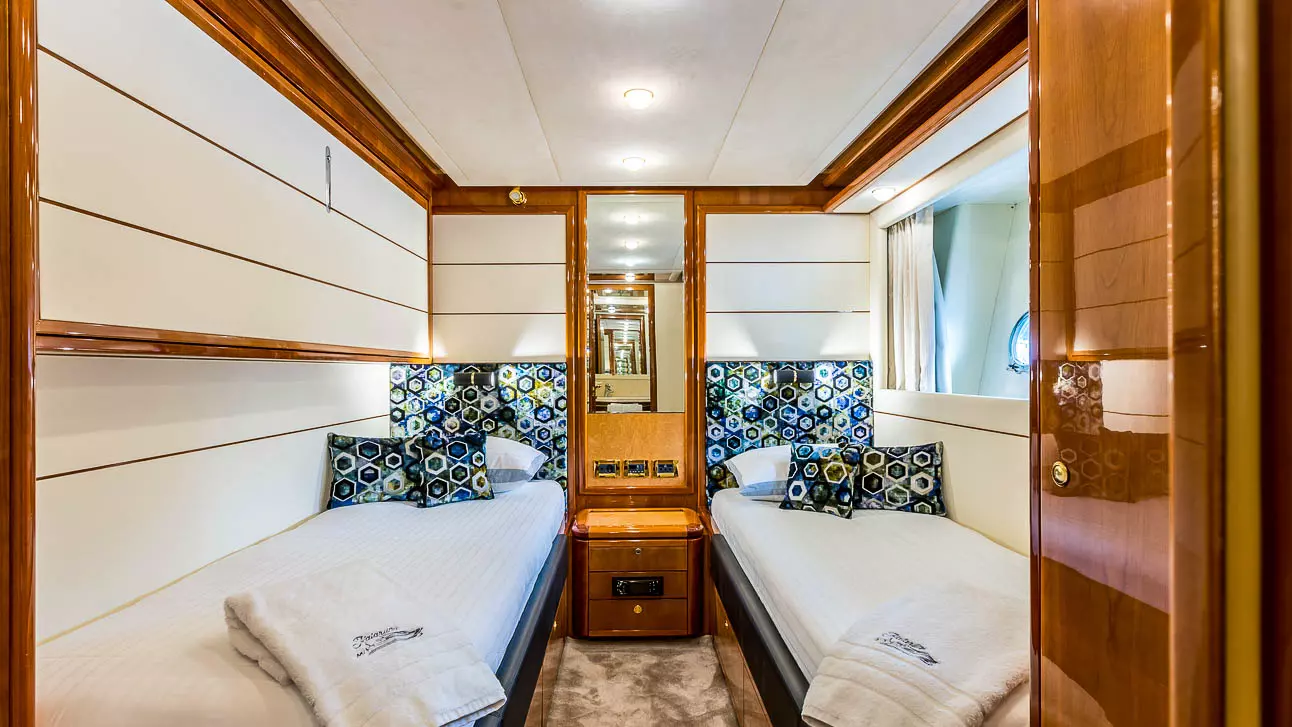 12--katariina-second-twin-cabin.JPG
