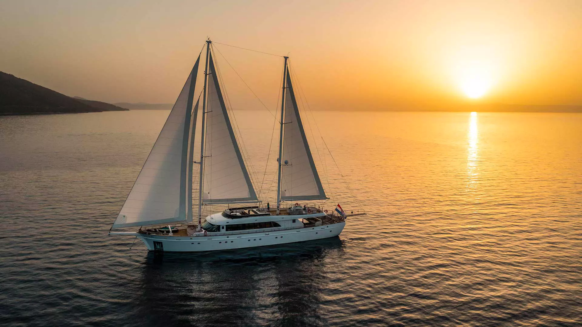 00-Love-story-sailing.jpg