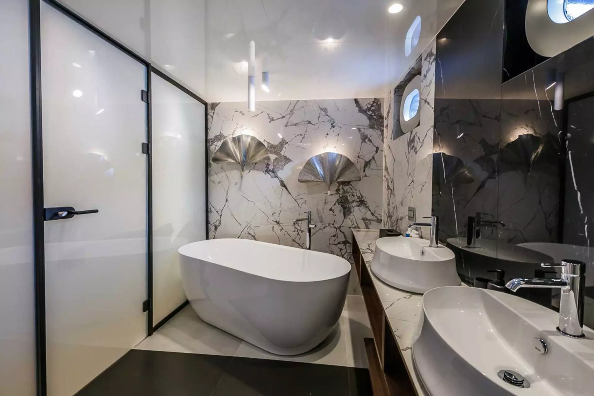 17-clase-azul-master-ensuite-dim.jpg