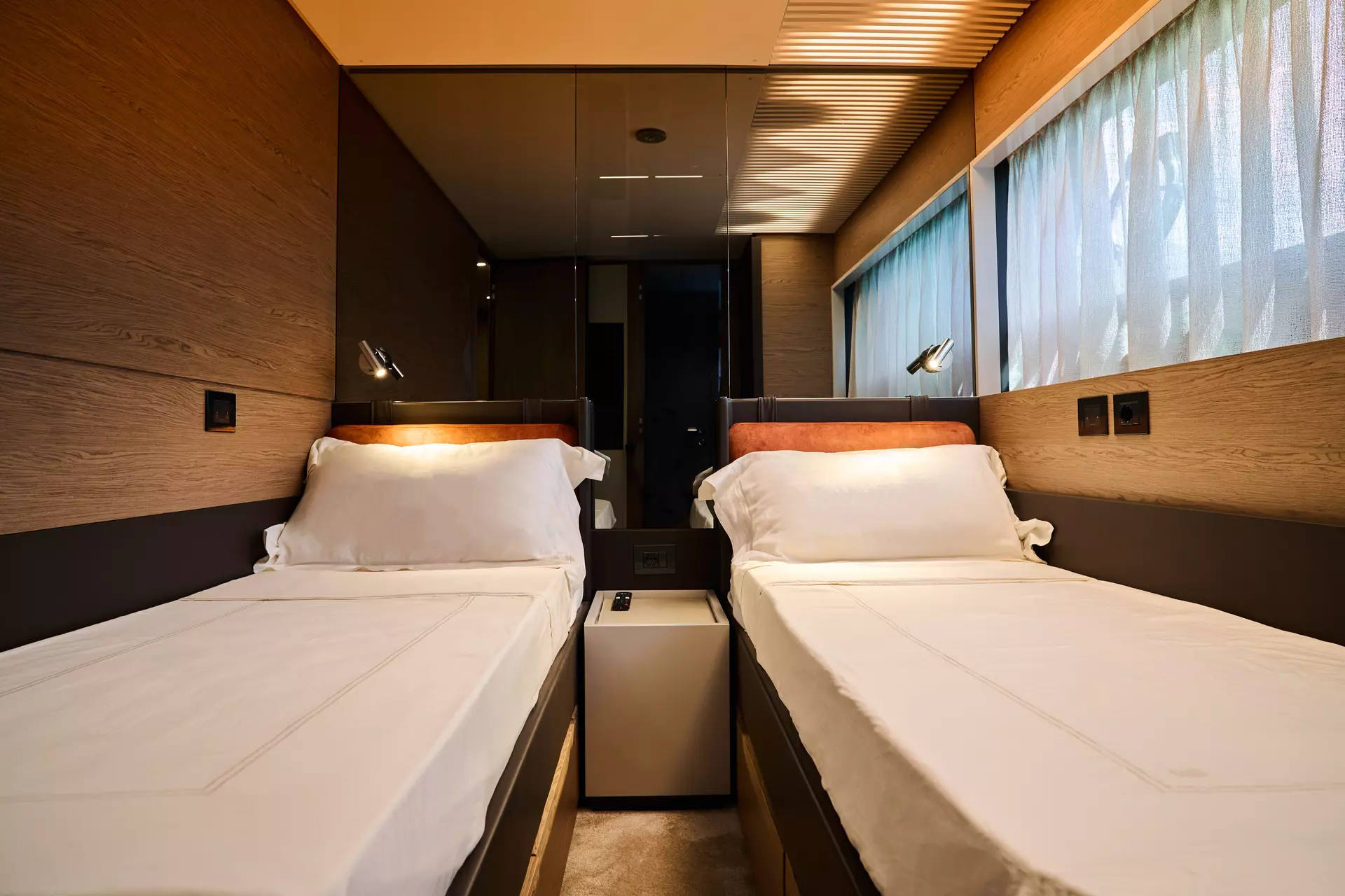 26-Madra-II-Twin-cabin_.jpg