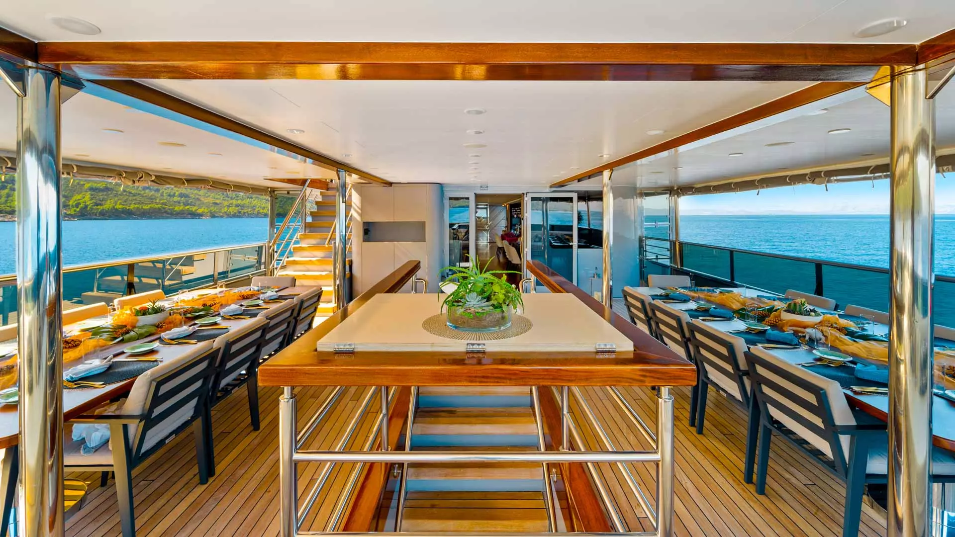 16-Freedom-outdoor-dining.jpg