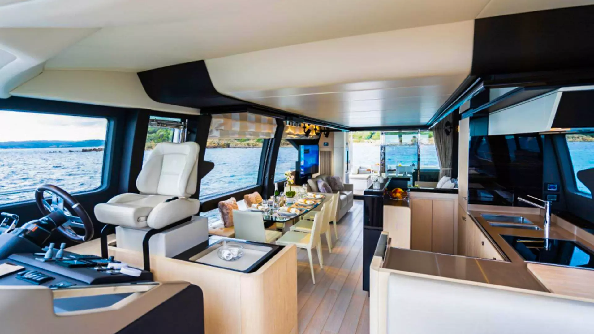 17-Azimut-72-Fly-Mineira-salon-4 _ _.JPG