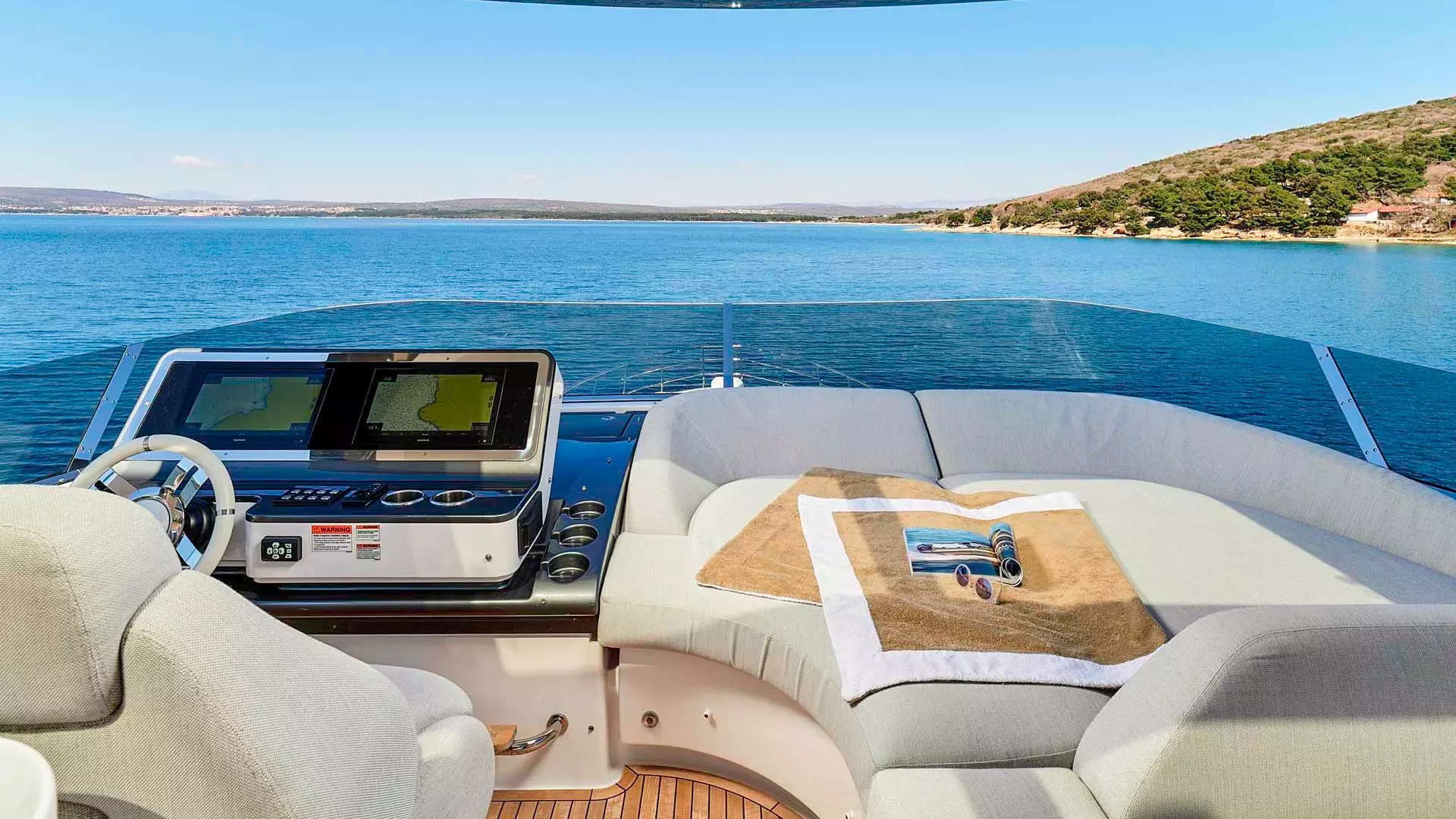 12 OMR Group flybridge wheelhouse _.JPG