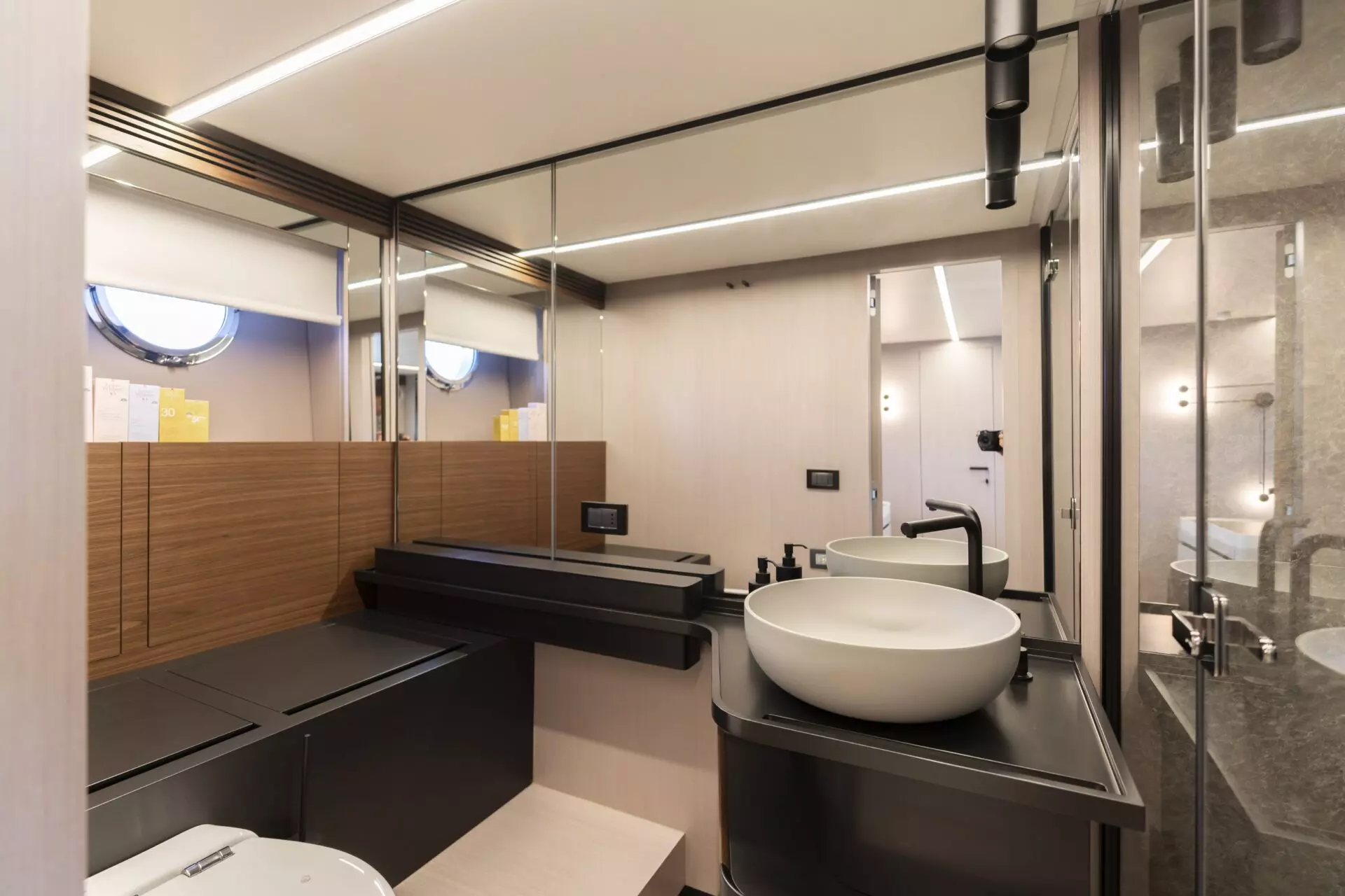26-FELICITA-master-bathroom_.jpg