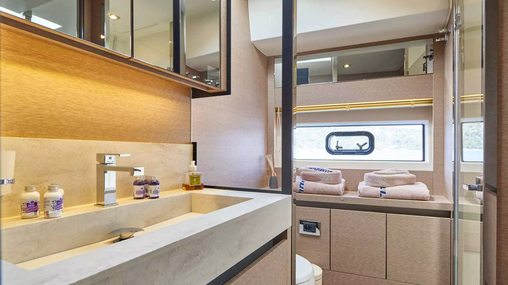 24-VIP-toilette.jpg