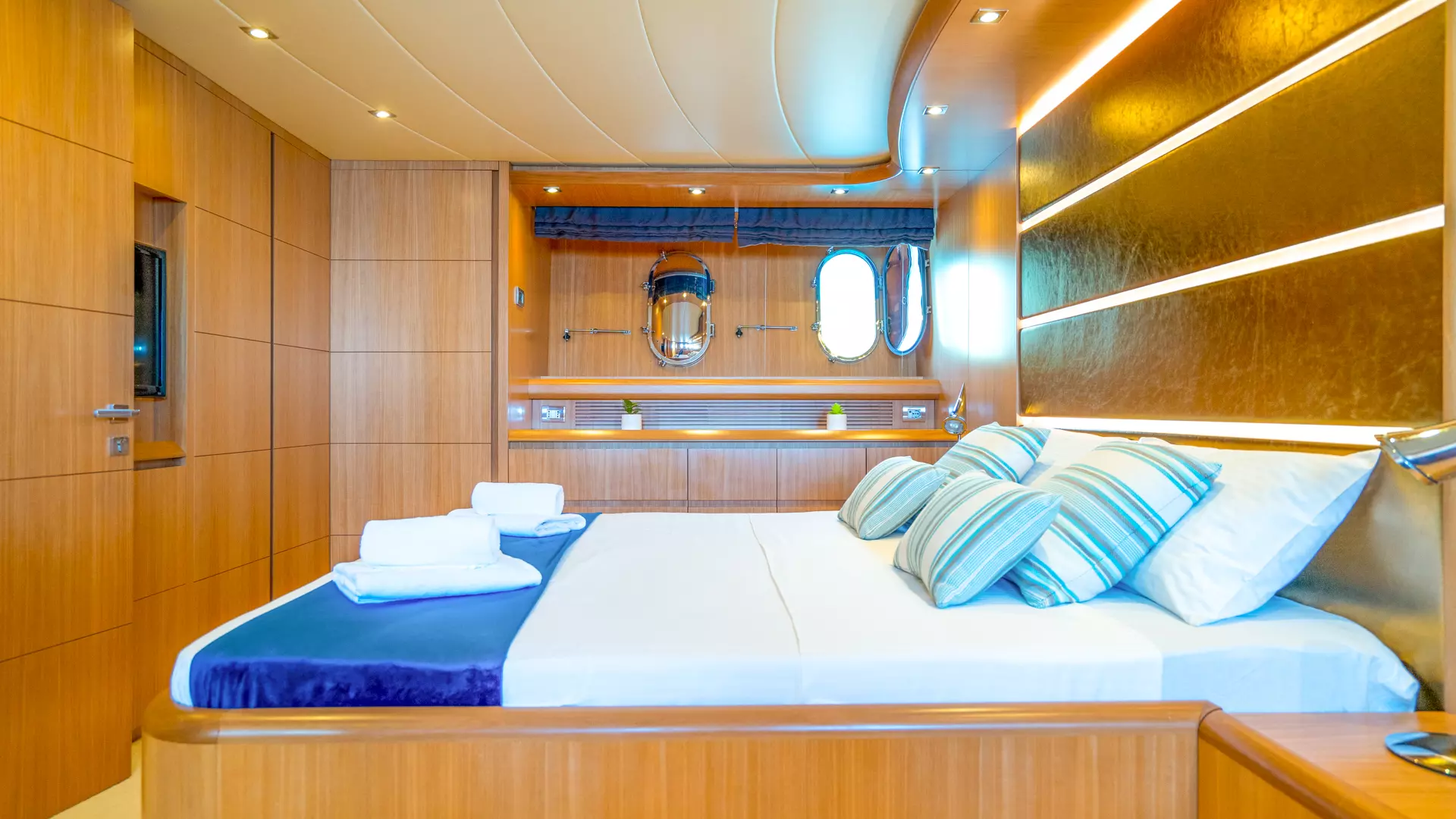16-Cynthia-Master-cabin-side-view_.jpg