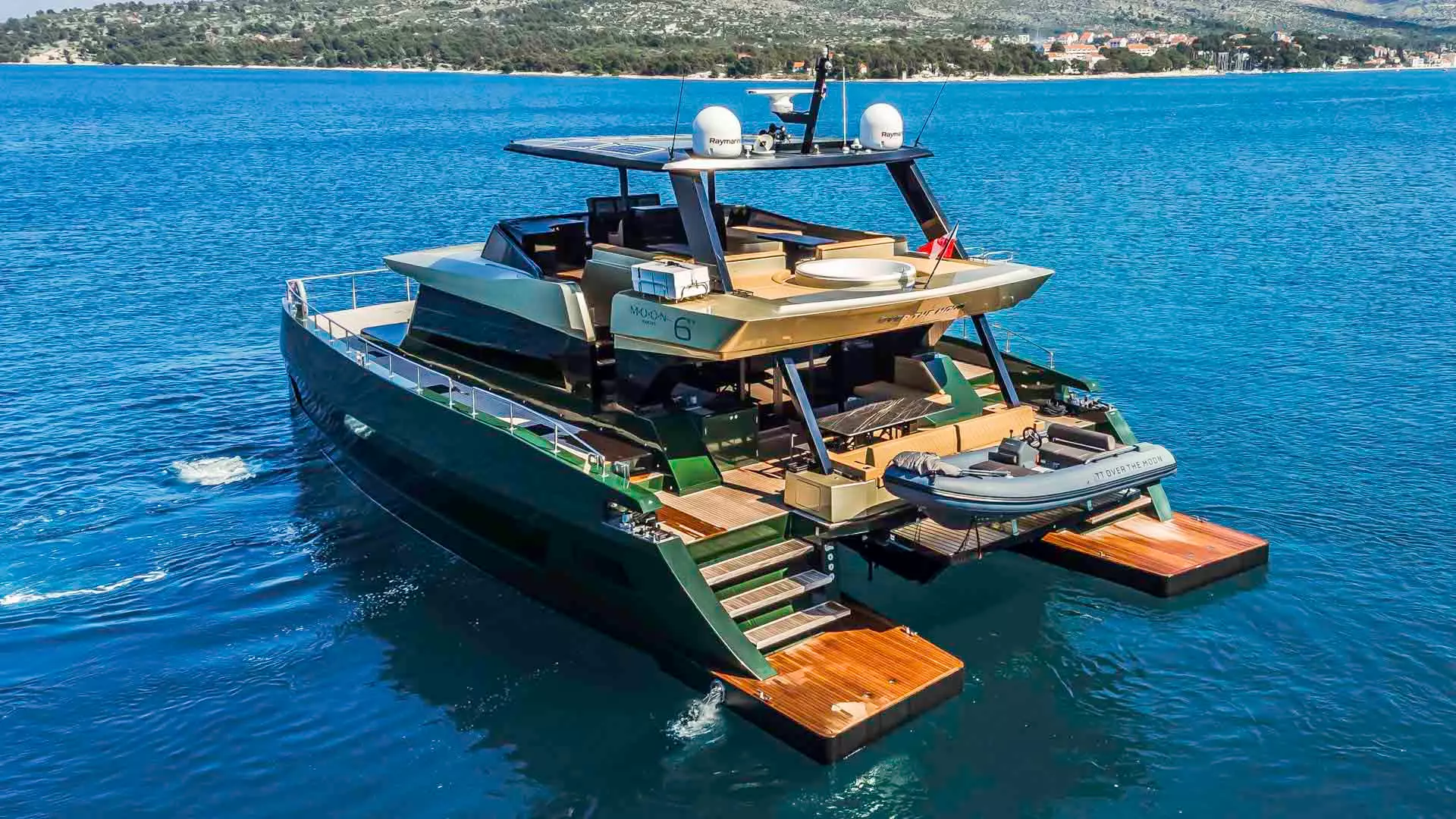 06-Over-the-Moon-aft-portside-view.JPG
