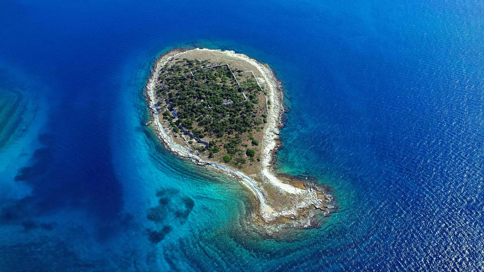 Fall in Love With These Uniquely Shaped Small Islands in Croatia