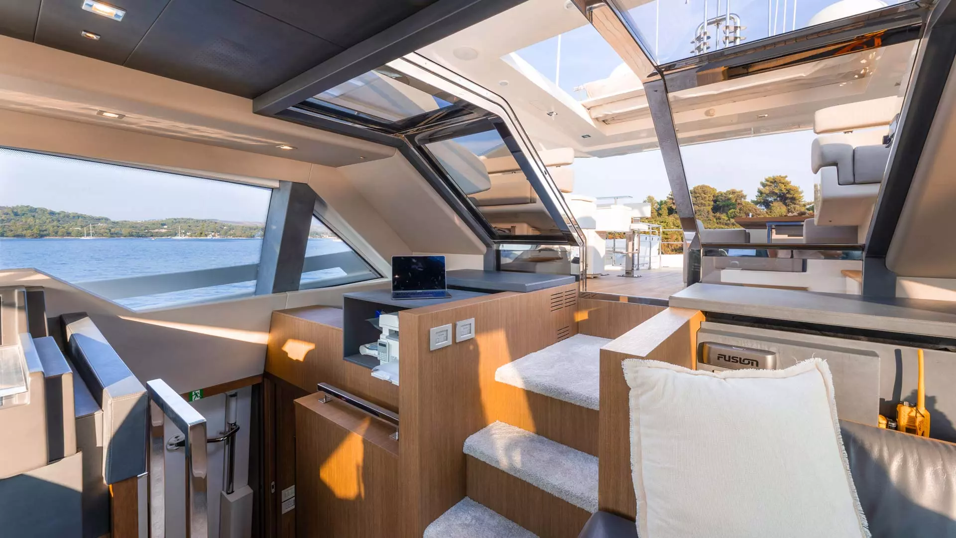 30-Morning-Star-exit-to-flybridge_.jpg