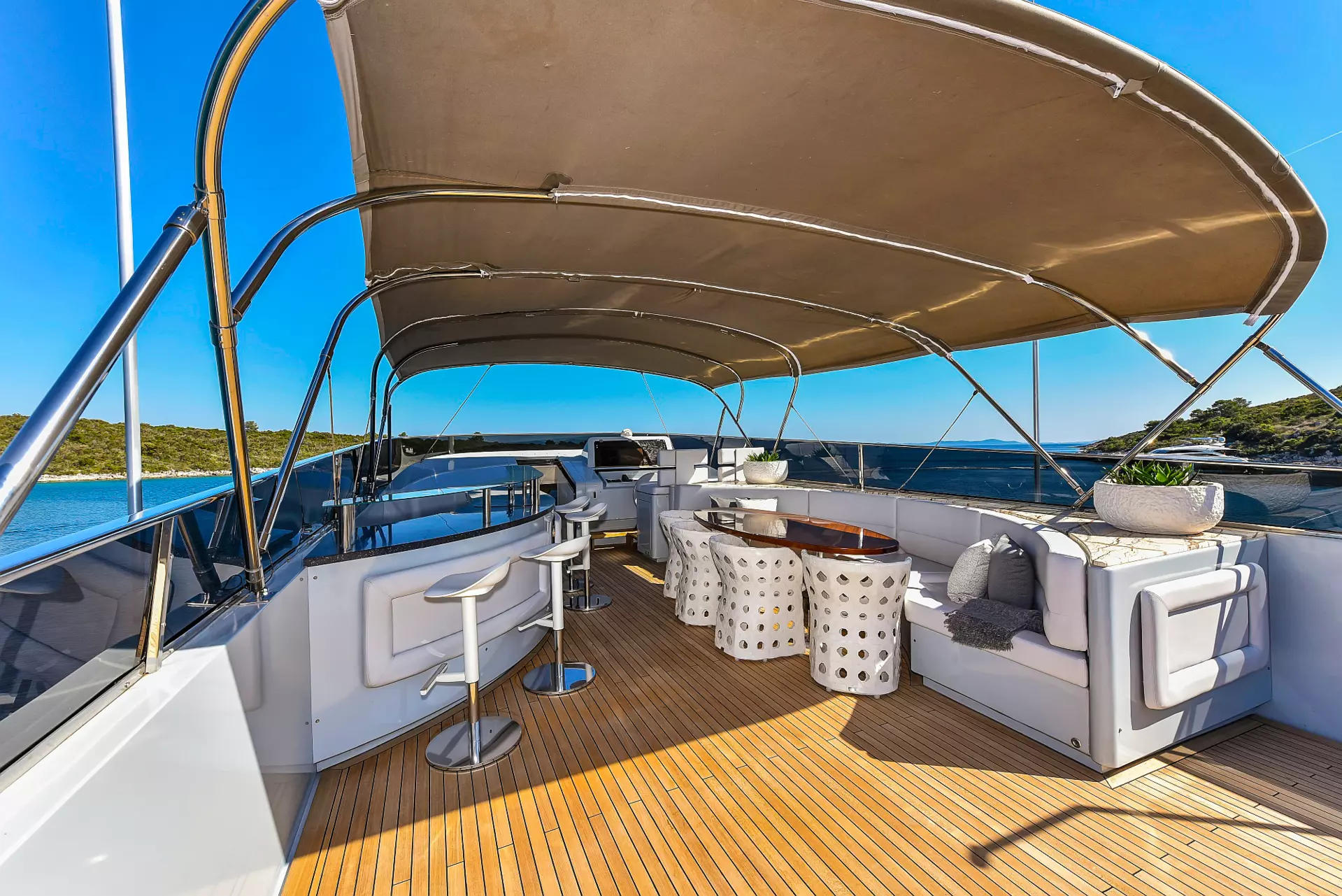 15-Anavi-flybridge.JPG