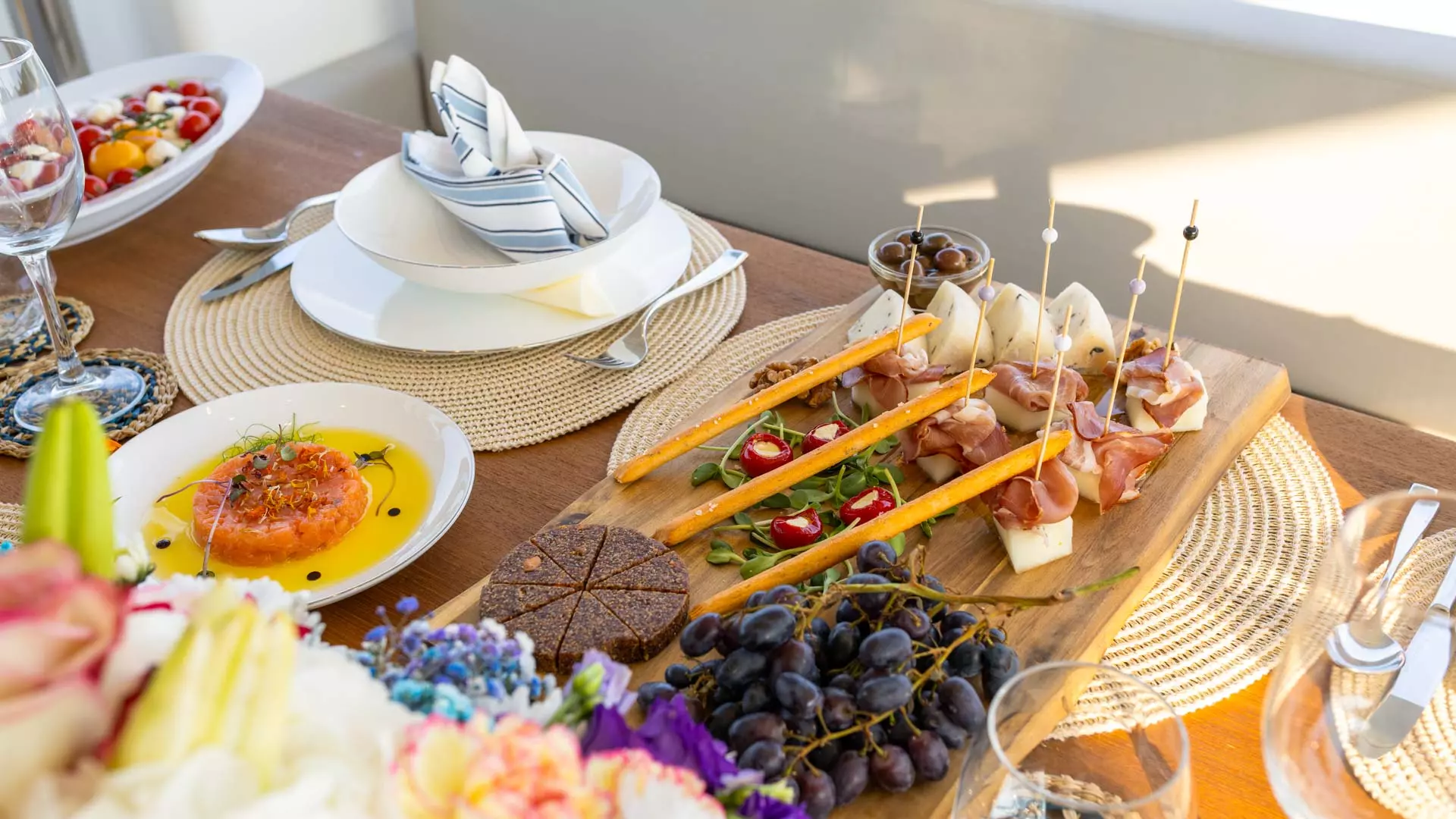 16-Morning-Star-dining_.jpg