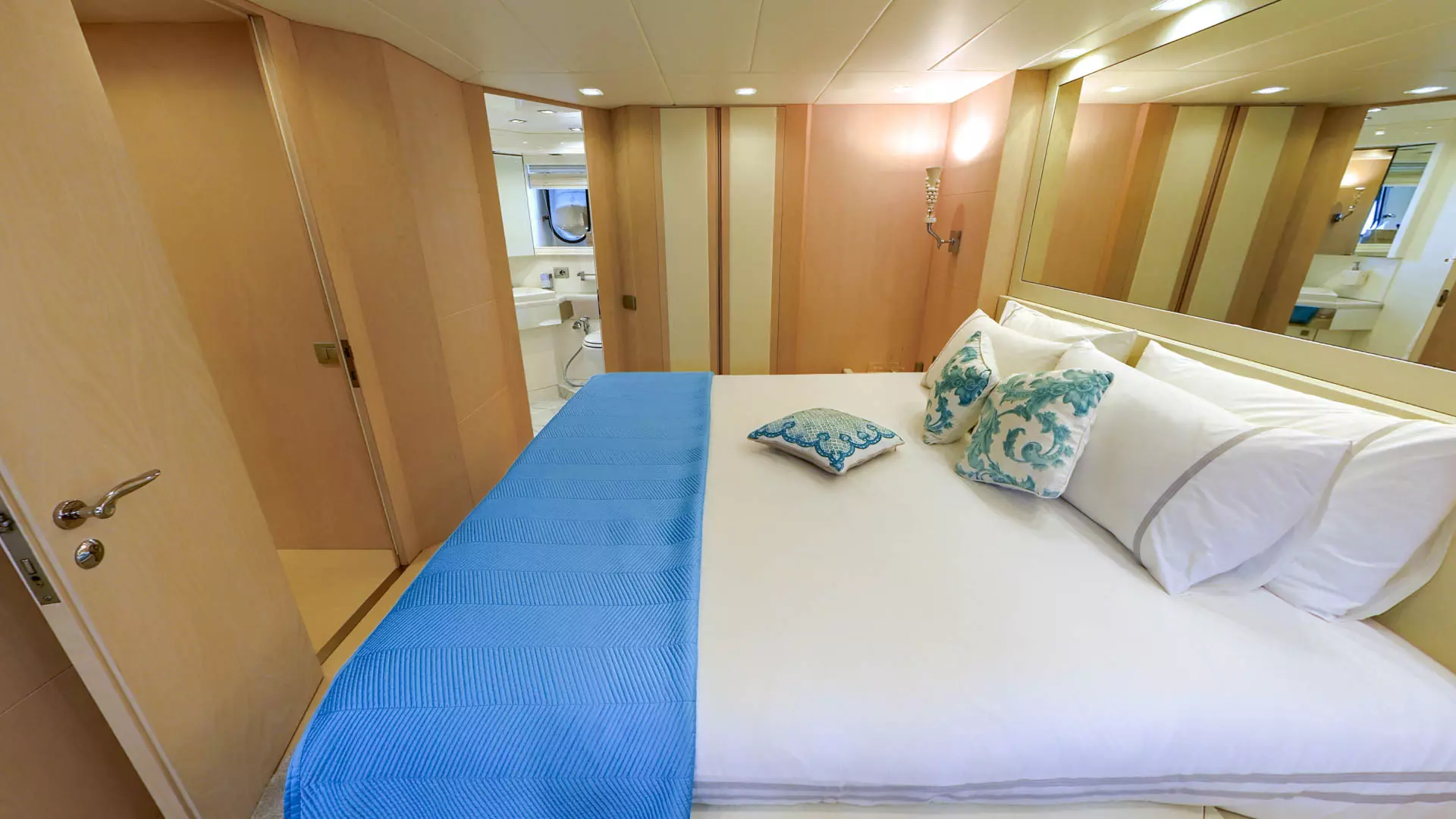 VIP cabin lower deck
